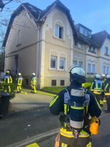 FW-BO: Zimmerbrand in Hofstede – zwei Haustiere gerettet
