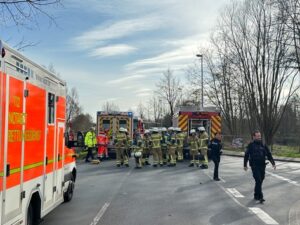 FW-SE: Verkehrsunfall zwischen Schienenfahrzeug und Fußgänger