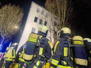 FW-BO: Zwei Verletzte nach Küchenbrand im Ehrenfeld