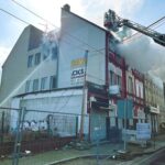 FW-E: Wohnungsbrand in einem Abbruchgebäude – starke Rauchentwicklung weit sichtbar