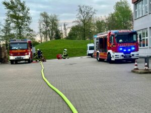 FW-EN: Ausgelöste Brandmeldeanlagen – Feuer in einer Werkstatt & weitere Brandmeldung aus Hotel