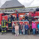 FW-OE: Grundschüler zu Gast bei der Feuerwehr