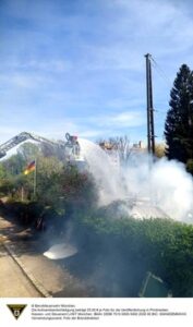 FW-M: Gartenhütte brennt komplett aus (Sendling)