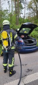 FW-Schermbeck: Unfall mit E-Auto