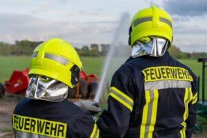 FW Flotwedel: Werkstattbrand in Neuhaus entpuppt sich als realistische Einsatzübung 