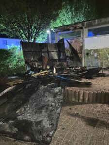 FW-MH: Feuer an Grundschule in Saarn