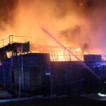 FF Bad Salzuflen: KiTa-Neubau in Bad Salzuflen steht zum zweiten Mal in Vollbrand / Freiwillige Feuerwehr ist in der Nacht zu Donnerstag mit 45 Kräften im Einsatz