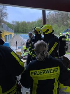 FW-EN: Große Feuerwehrübung am Freibad