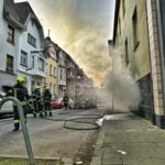 FW-NE: Kellerbrand in einer Schule | Umfangreiche Entrauchungsmaßnahmen