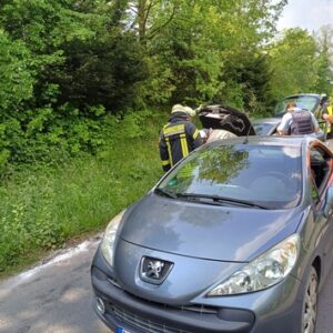 FW-EN: Wetter – zwei Verkehrsunfallfälle im Ortsteil Wengern und ein Hilfeleistungseinsatz auf der Ruhr