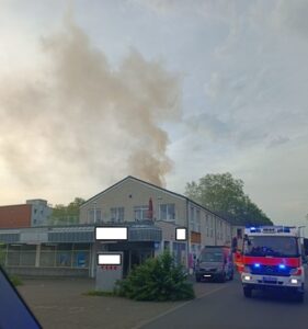 FW-BN: Küchenbrand in einem Restaurant – zwei verletzte Personen