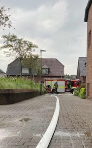 FW Bocholt: Verletzte Person bei Wohnungsbrand