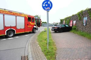 FW Pulheim: Verkehrsunfall im Kreisverkehr