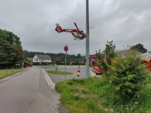 FW-EN: Wetter – Rettungshubschrauber landet im Ortsteil Esborn